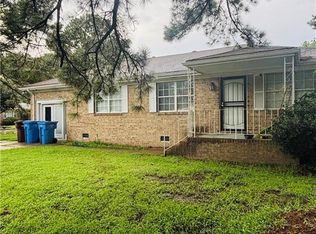 2432 Strawberry Ln, Chesapeake, VA 23324