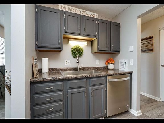 5th image of 3163 Roesch Blvd APT 8