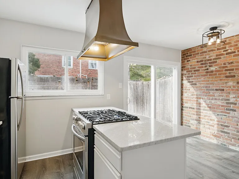 30 Yorktown Dr #30 — Photo 3