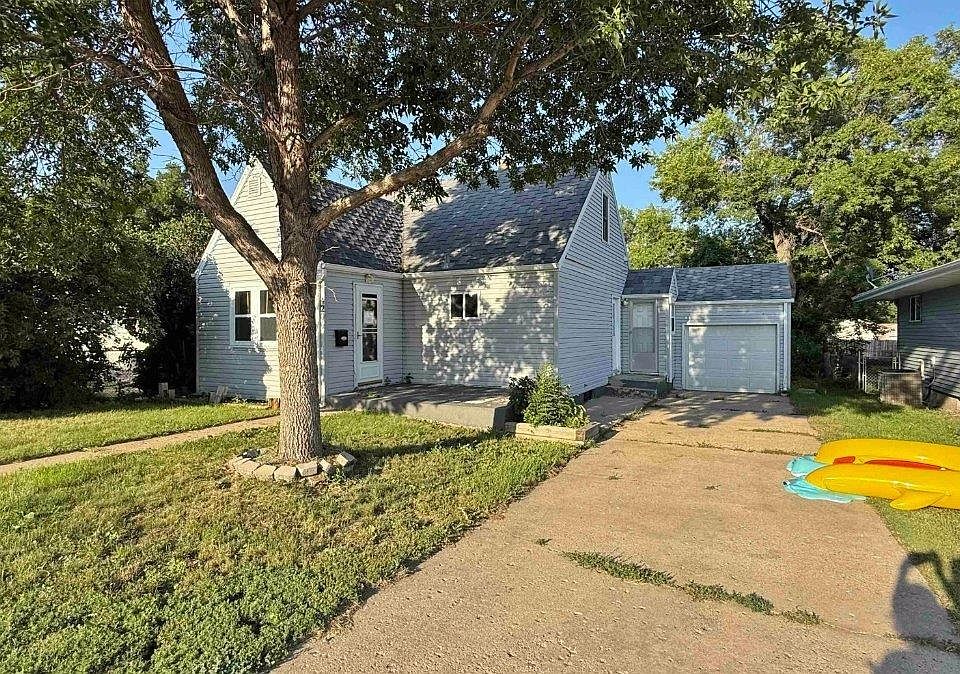 1st image of 420 21st St NW
