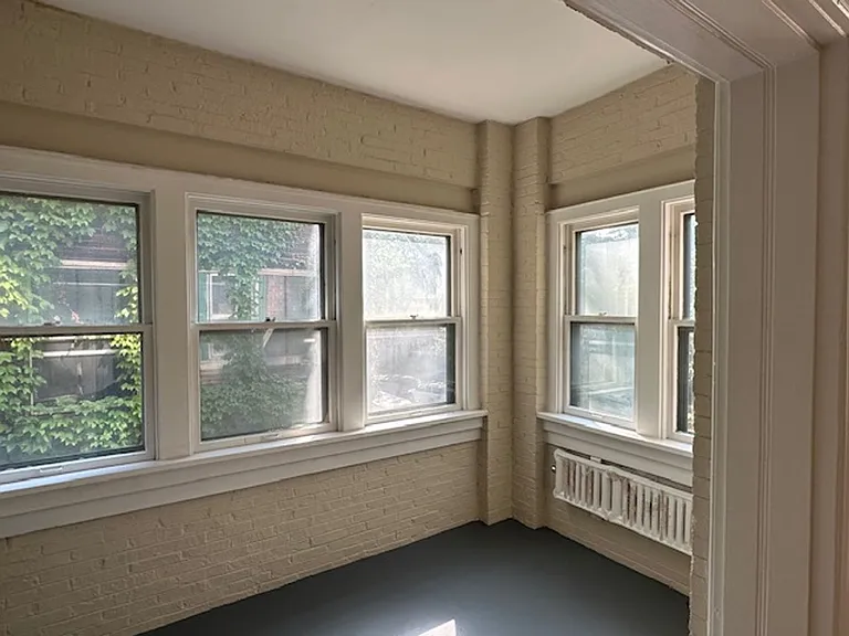 Bright, Spacious 3BR in Prime Upper East Side — Photo 3