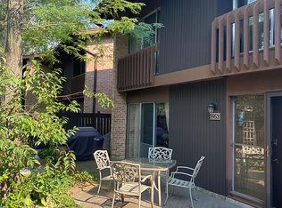 5953 Oakwood Dr, Lisle, IL 60532