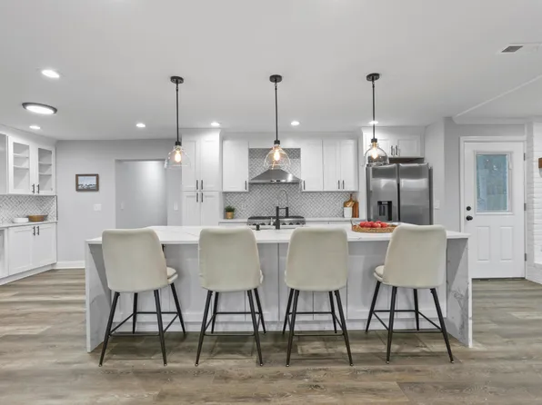 7050 Westview Dr, Columbus, OH 43085