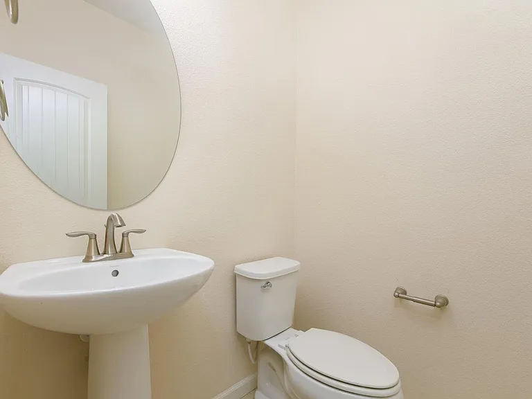 1032 Arbor Rd — Photo 9
