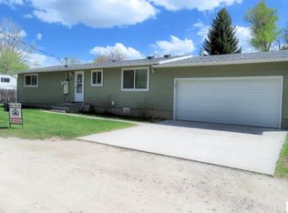 140 Wilson Dr, Lander, WY 82520