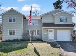 30 Campbell St, Waldwick, NJ 07463