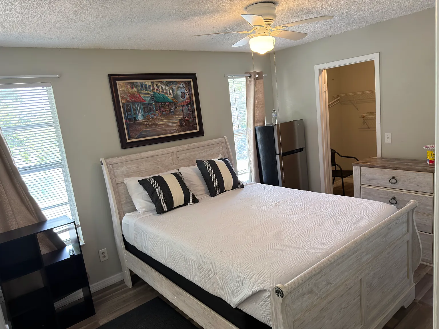 6 bed, 1798 sqft, $1,200 — Photo 2