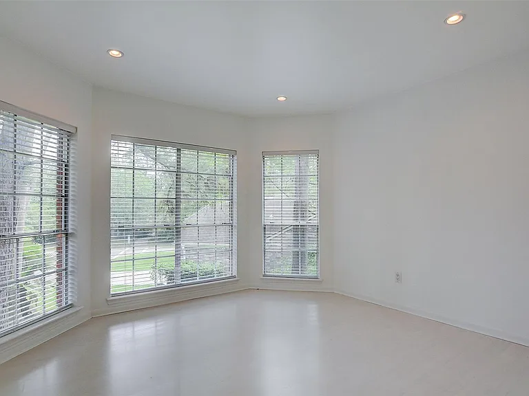 10 E Indian Sage Cir — Photo 35
