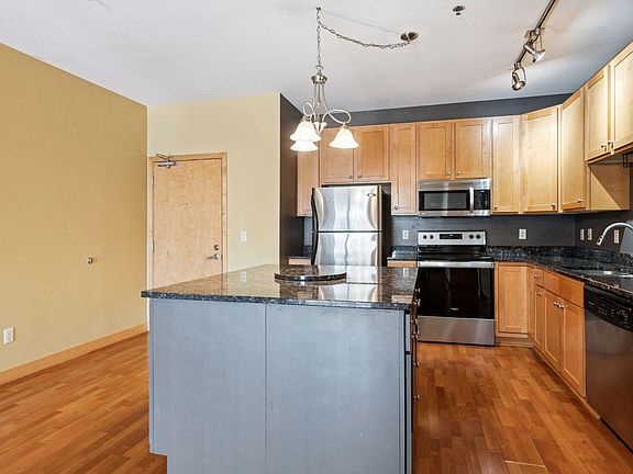 4th image of 2900 University Ave SE APT 208