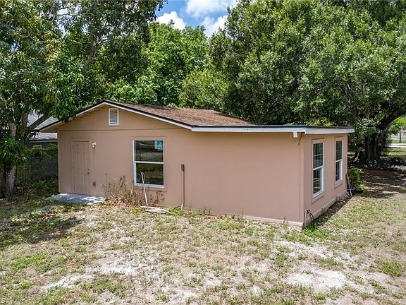 4th image of 3825 Seminole Ave