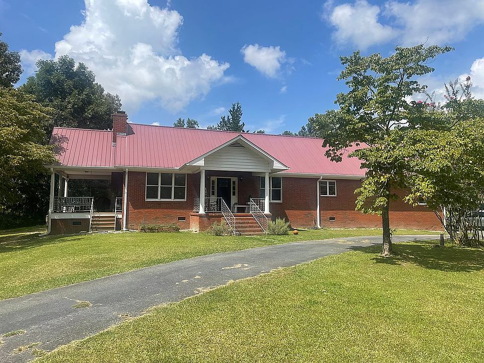 2nd image of 707 Snow Springs Rd