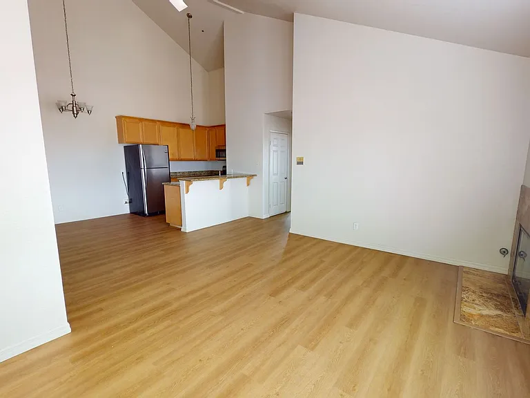 1202 Donax Ave #12 — Photo 2