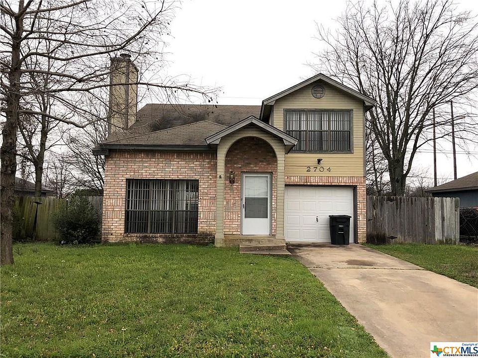 1st image of 2704 Taft St
