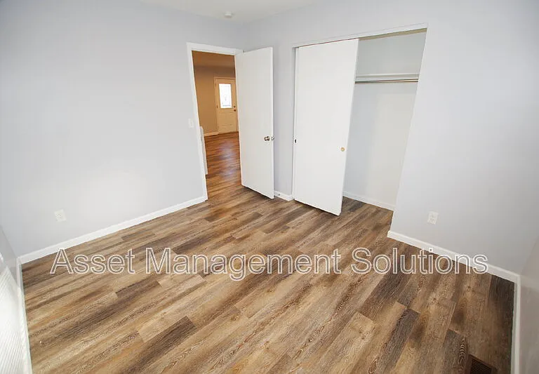 1 Oak Point Dr — Photo 13