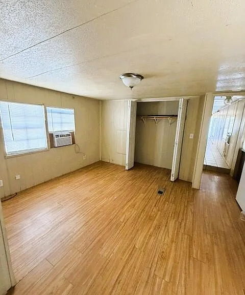 702 N State St — Photo 7