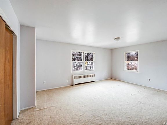 5th image of 271 Claremont Ave