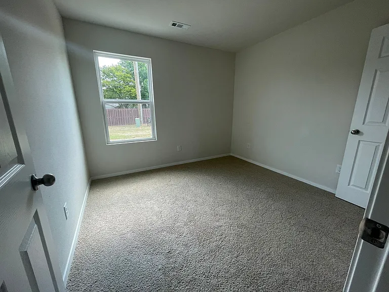 2609 S Silver St — Photo 12