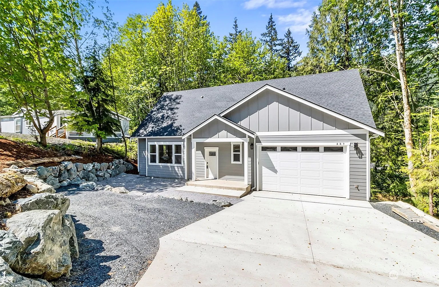 487 Hilltop Drive photo 1