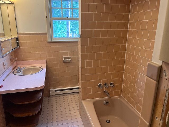 2nd image of 1012 Delaware Ave