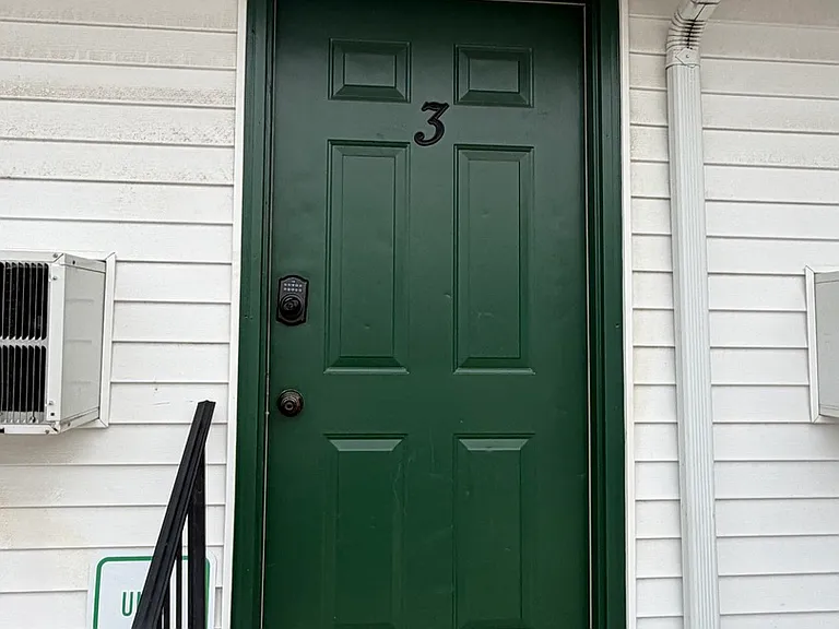 25731 W Bridge St #3 — Photo 1