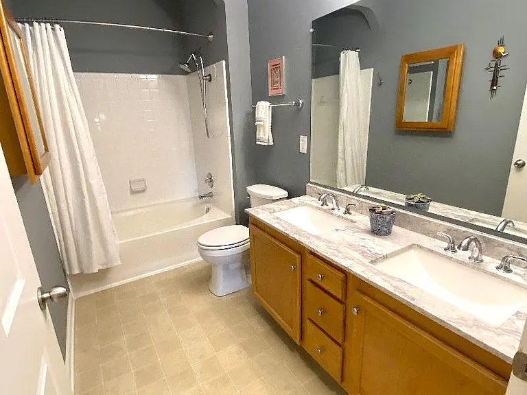 280 Riverbend Dr #2D — Photo 10
