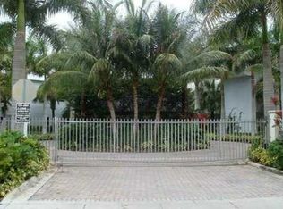 8950 SW 69th Ct APT 408, Pinecrest, FL 33156