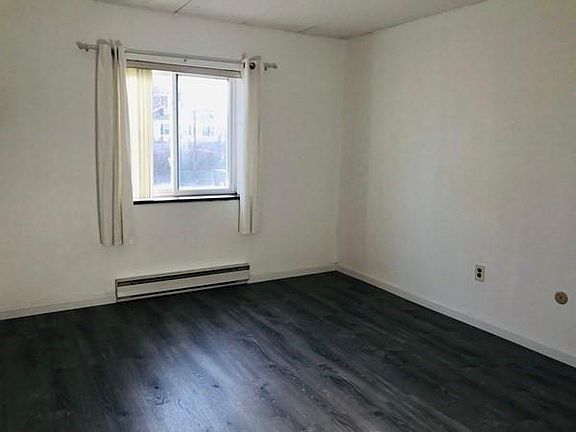 3rd image of 179 Presidents Ln Unit 3M