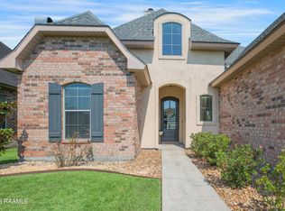 216 Bentgrass Dr, Lafayette, LA 70508