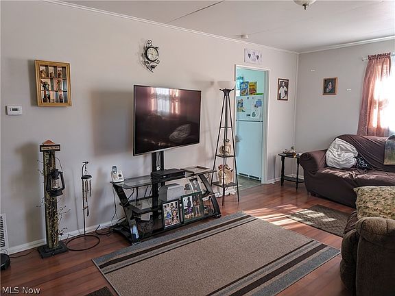4th image of 174 Sanford St