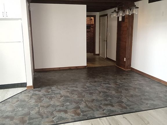 3rd image of 525 Maple Ave APT 3