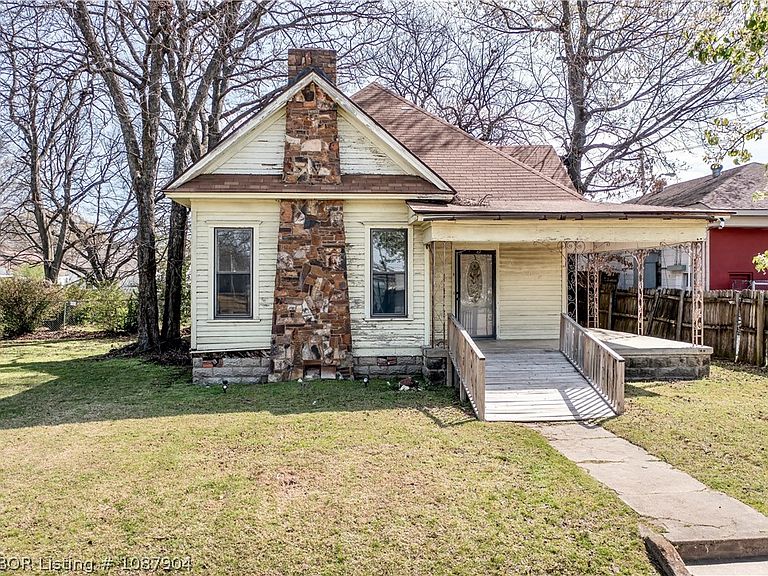 Listing photo 2