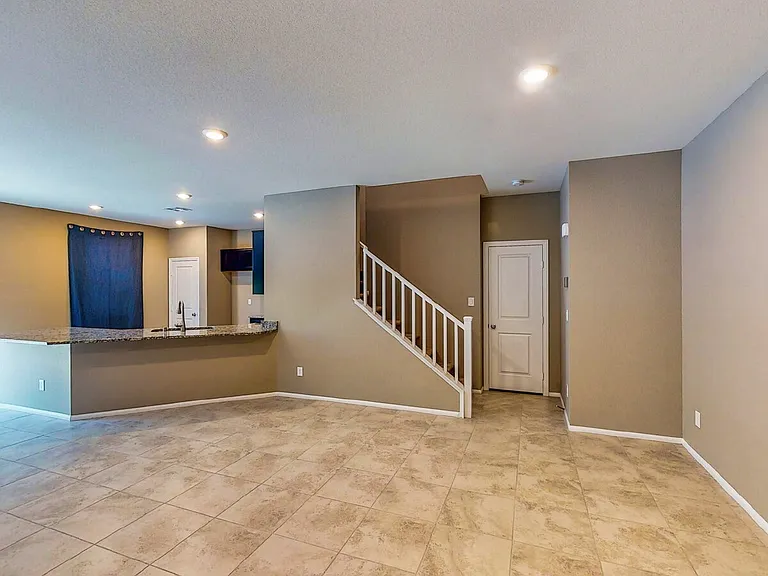 9733 Cluny Ave — Photo 3
