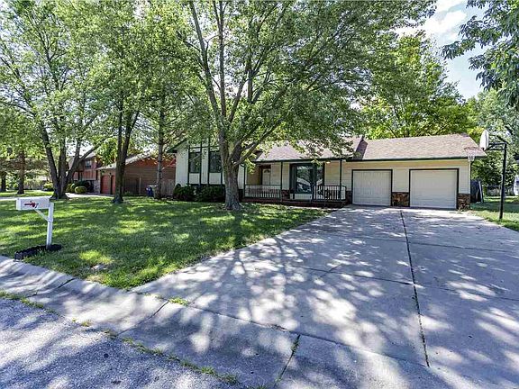 2nd image of 517 W Marsha Dr