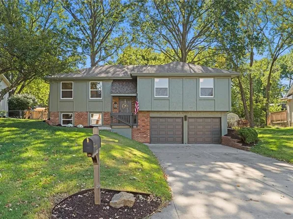 525 E 126th Ter, Olathe, KS 66061