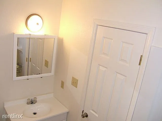1002 N Hemlock St — Photo 82