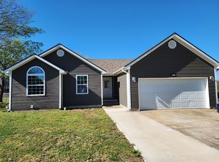 1134 Hillside Dr, Webb City, MO 64870