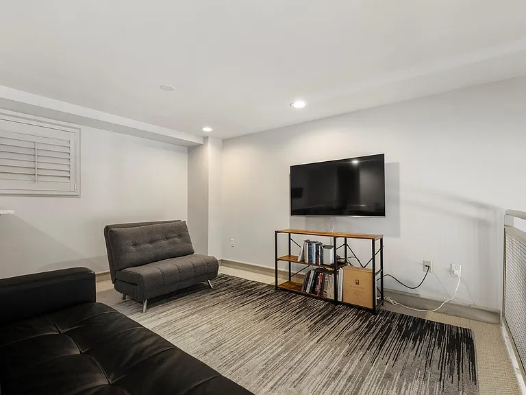 3311 Yupon St #317 — Photo 24