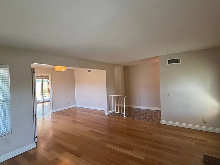 927 Redlen Ave — Photo 7