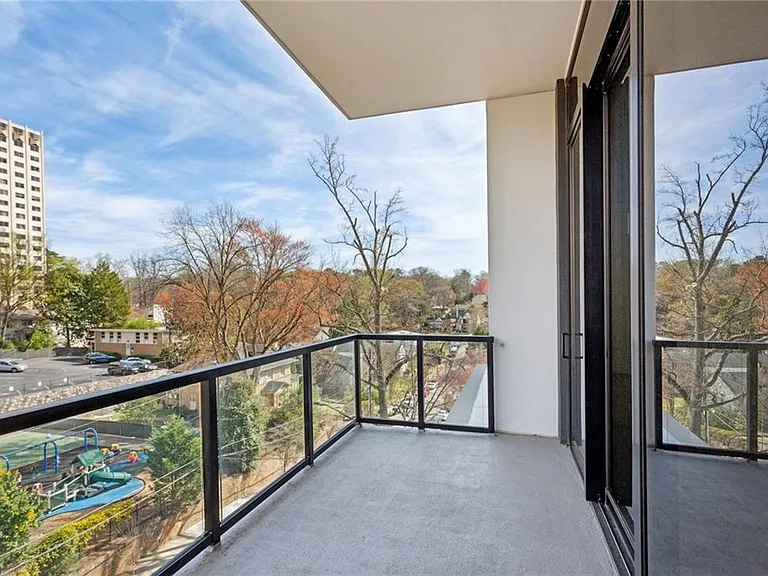 2425 Peachtree Rd NE #403 — Photo 28