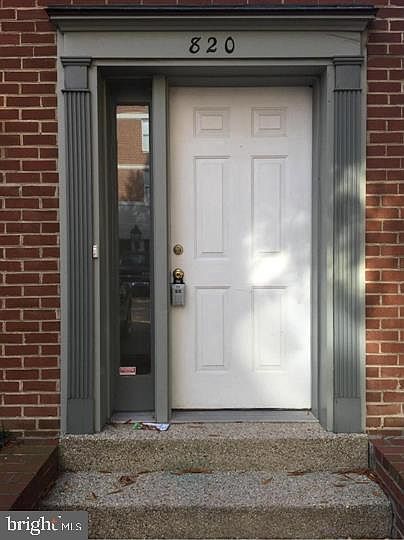 1st image of 820 N Fayette St