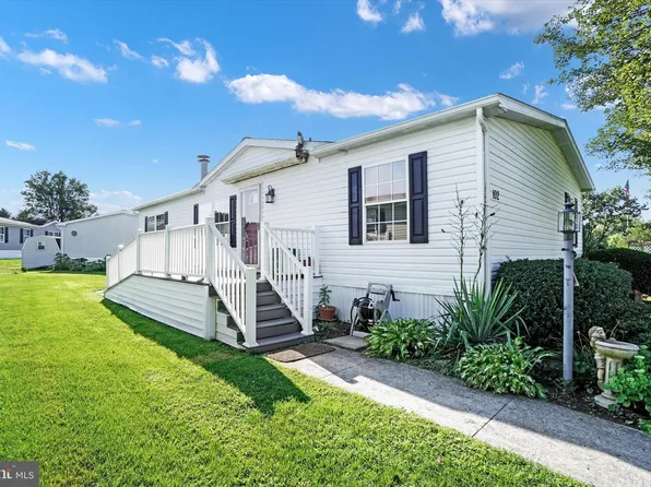 102 Juniper Ct, Lancaster, PA 17603