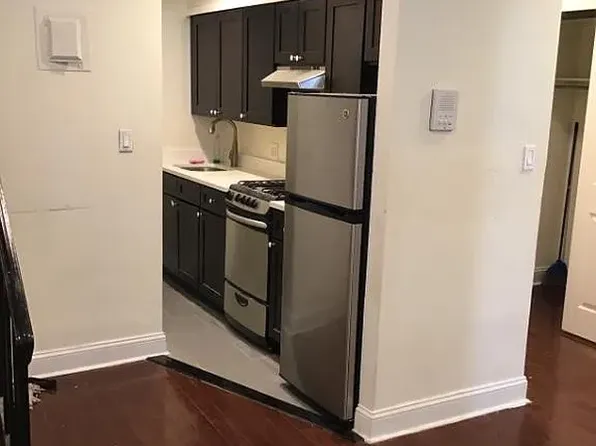 155 East 30th Street image 2 of 10