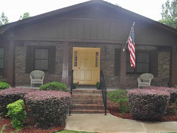 2nd image of 489 Dogwood Ln