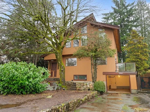 1064 Ruthina Ave, North Vancouver, BC V7R 2E6