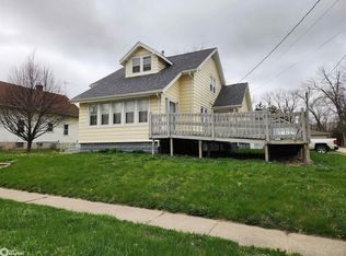 114 N Main St, Traer, IA 50675
