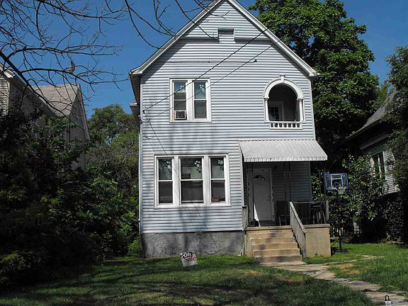 2nd image of 1717 N California Ave