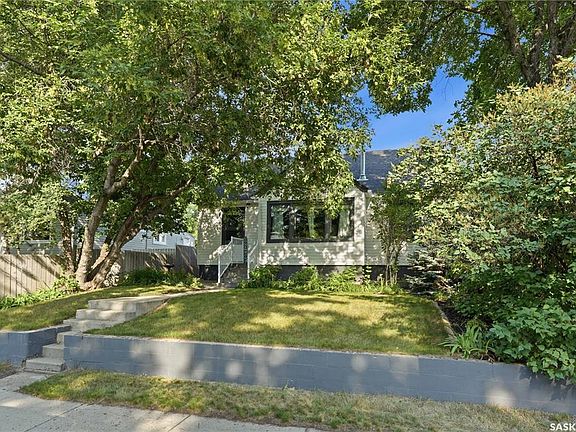 2nd image of 2011 Lorne AVENUE