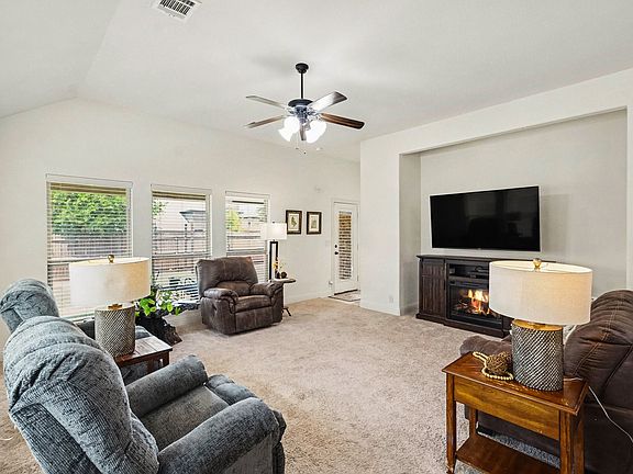 4th image of 1200 Wheatear Dr