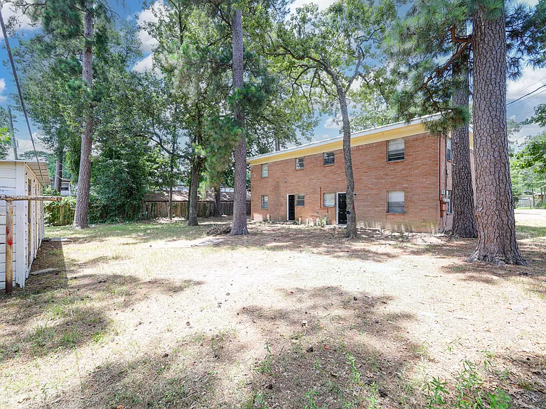 1604 N Roberson St #B — Photo 7