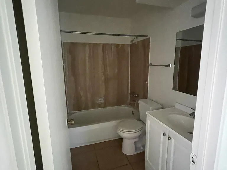 3339 E Monte Vista Dr — Photo 5
